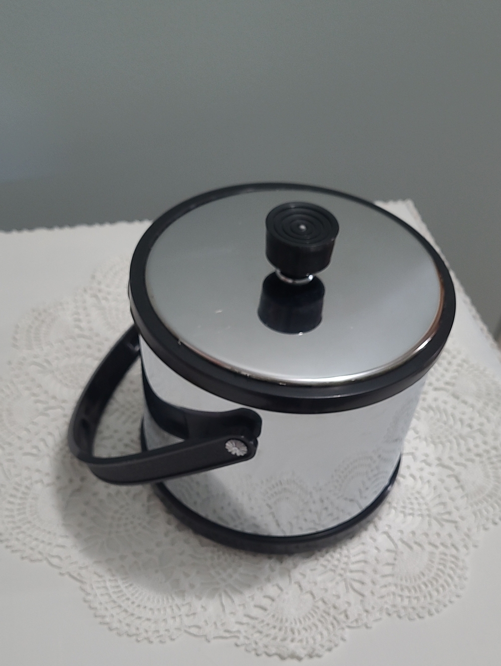 Vintage Mid-century Modern Atapco Mirrored Chrome And Black Ice Bucket